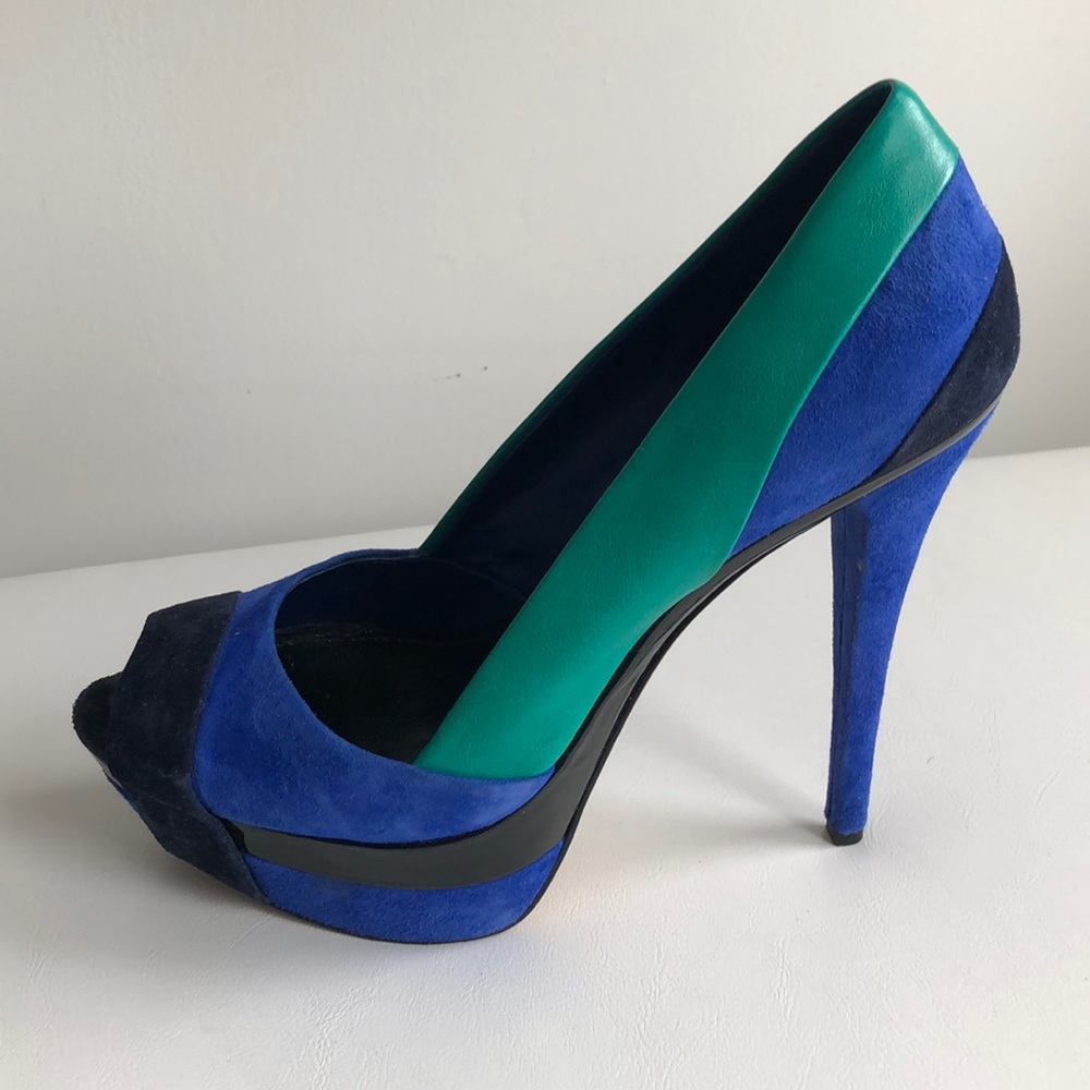 Jessica Simpson WEEMA platform heel
